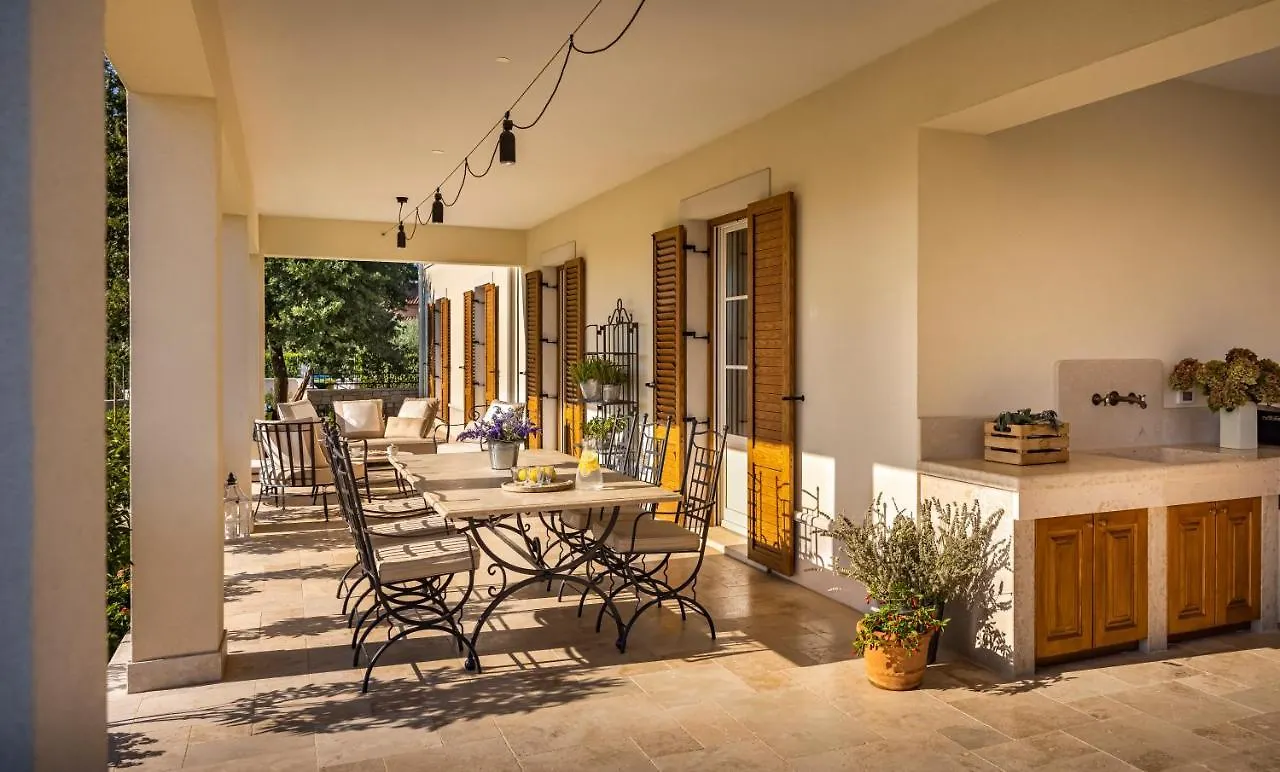 Villa Terrarossa - Luxury Istrian Villa Near Porec Kastelir