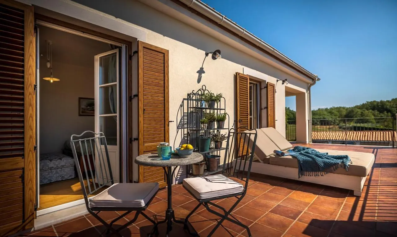 Villa Terrarossa - Luxury Istrian Villa Near Porec Kastelir